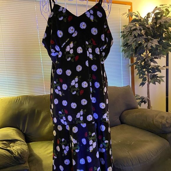 AJIO Dresses & Skirts - Gorgeous velour dress.